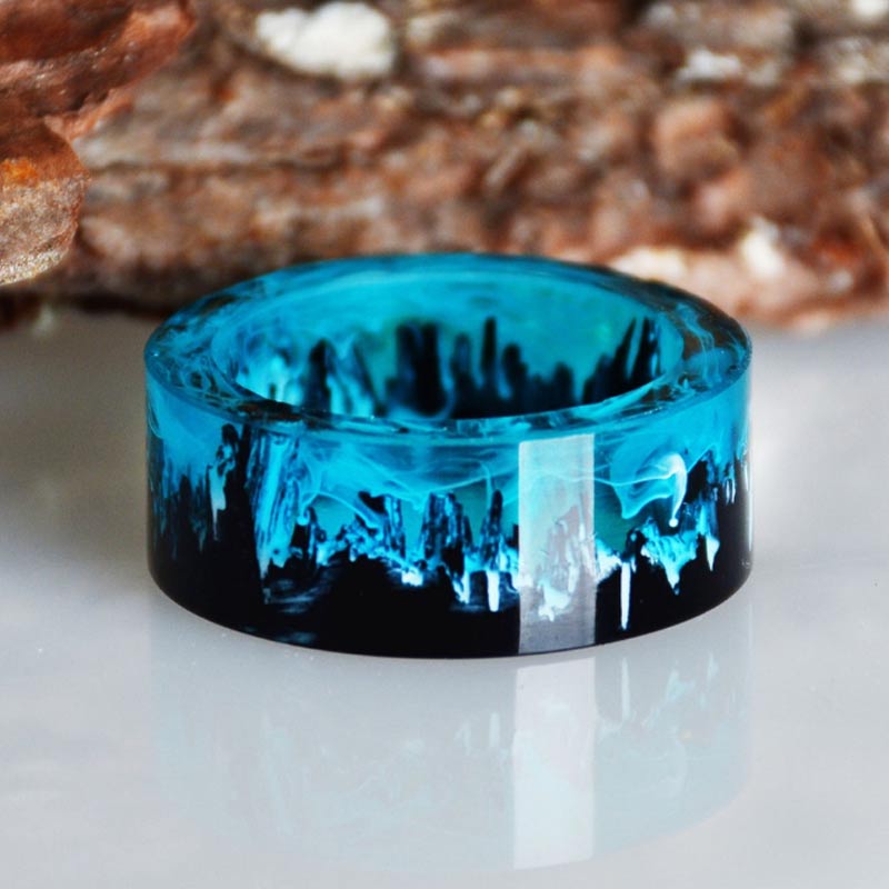 Aliança resina e madeira efeito paisagem