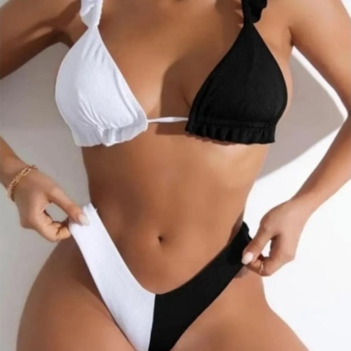 Biquini-Duas-Cores-cortininha-com-bojo-Asa-Delta-Babado