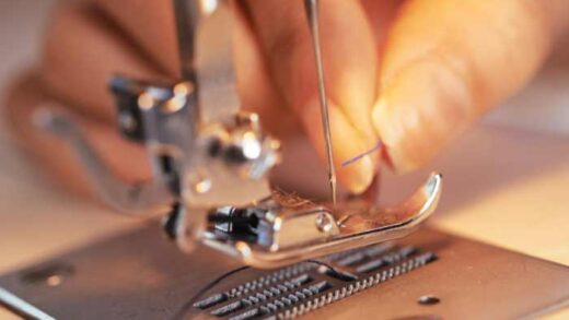 curso de corte e costura online primeiros passos para começar a costurar como passar a linha na agulha da máquina de costura