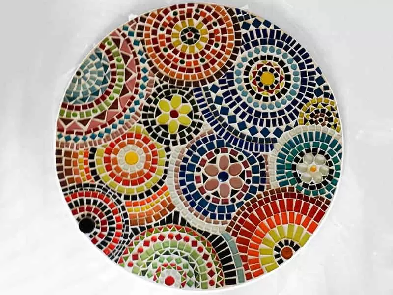 mosaico-de-vidro-tampo-de-mesa-redondo